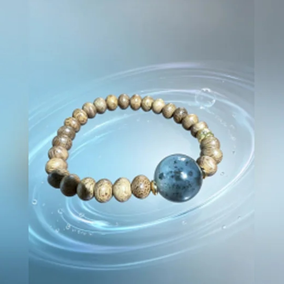 Yuan Si natural wood bracelet